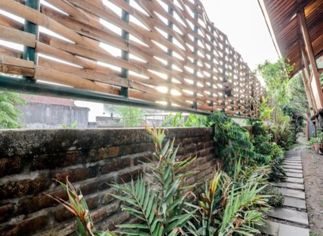Lorong Homestay Bantul Exterior photo